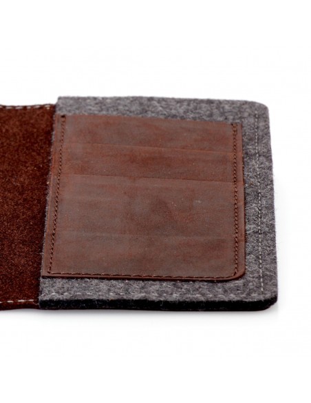 g.5 iPhone XI Wallet in earth, night, vintage, stone