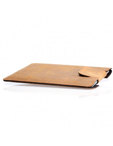 MacBook Pro 16" Lederhülle -Schutzhülle aus vegetabil gegerbtem Leder mit Lasche - made in Germany