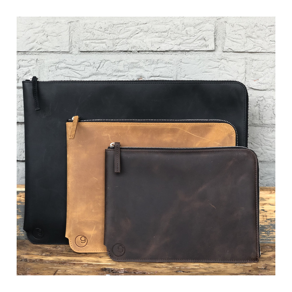 ZIP MacBook Pro 13 sleeve made of vegetable tanned leather, handmade in Germany - fair, local, smart