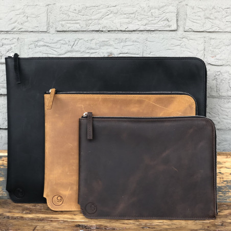 ZIP MacBook Pro 13 Hülle aus pflanzlich gegerbtem Leder, handgefertigt in Deutschland - fair, local, smart