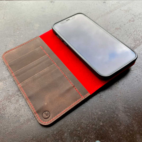 iPhone 14 Folio Leder & Bio Case mit rotem Innenleben - Leder in schwarz, dunkel braun, camel und grau - made in Germany