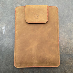 MacBook Air 13" leather sleeve made of vegetable tanned leather and felt - handmade in Germany