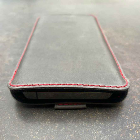 g.4 iPhone 15 / Plus / Pro / Pro Max Lederhülle - handgefertigt in Deutschland aus Premium Leder und Wollfilz