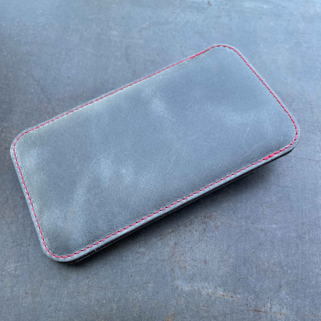 iPhone 15 / Plus / Pro / Pro Max leather case made of vegetable tanned leather handmade in Germany in 4 colors