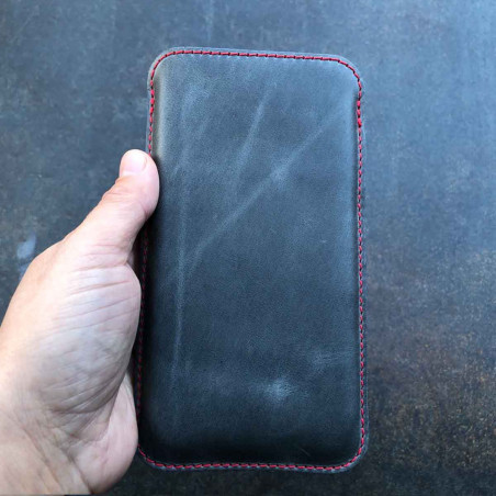 g.4 iPhone 16 Pro leather case made of vegetable tanned leather handmade in Germany in black, gray, dark brown and camel