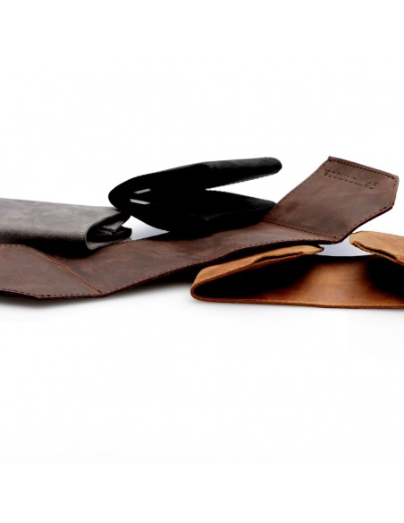 Bend Wallet - super slim, thin wallet for cards and bills made of vegetable tanned leather - made in Germany