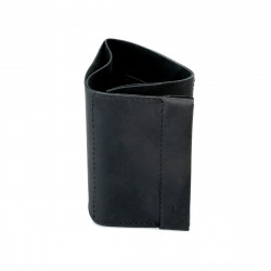 Slim Wallet – with shake pocket. Super thin leather wallet - with change pocket. Local. Fair. Smart. Made in Germany.